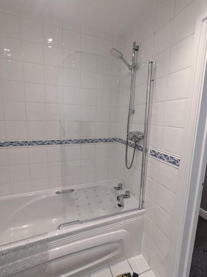 Stylish Modern Apartment, Free Secure Parking Allesley Eksteriør bilde