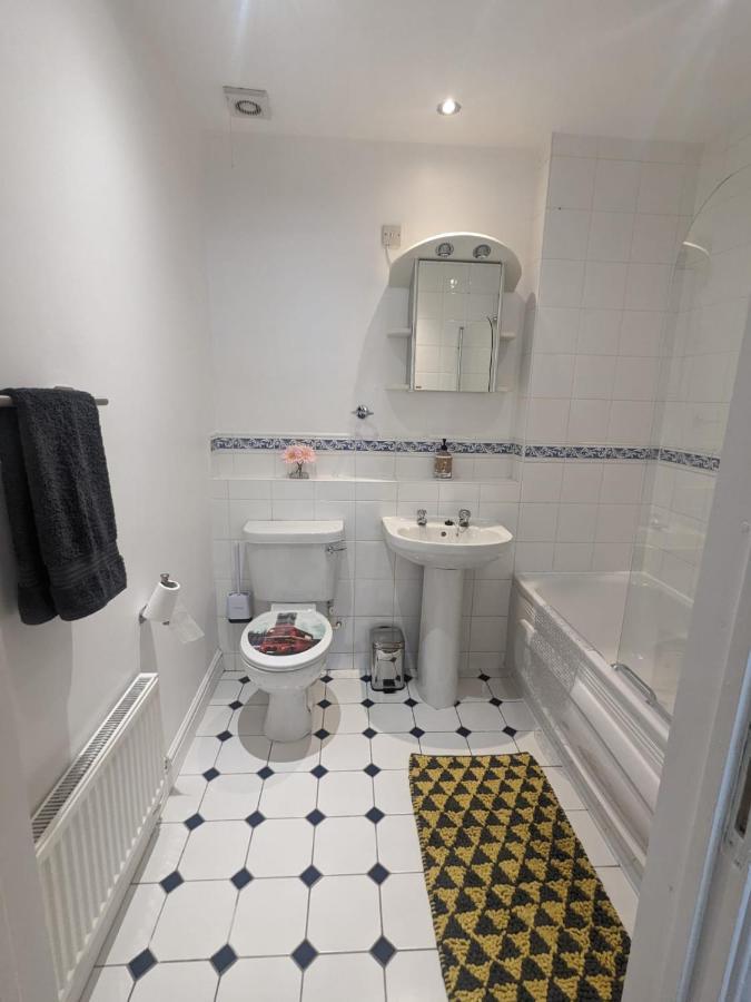 Stylish Modern Apartment, Free Secure Parking Allesley Eksteriør bilde